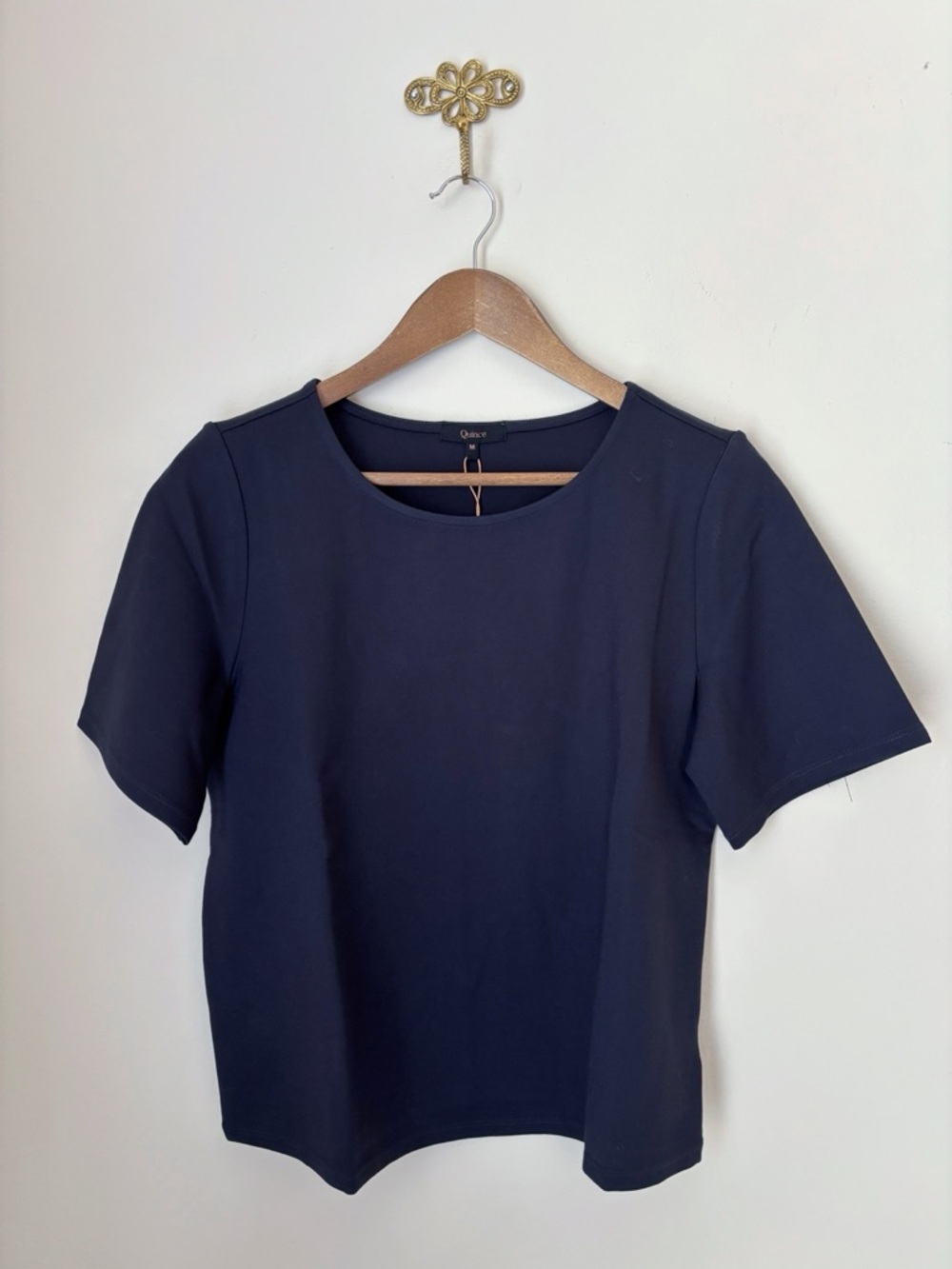 Quince Ultra-Stretch Ponte Knit Short Sleeve Top Navy Medium NEW NWT Minimalist - Picture 2 of 6